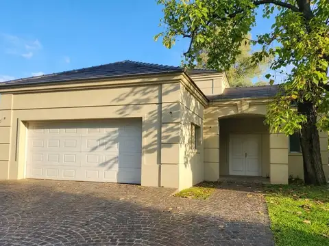 Venta Casa Country San Carlos Lote 955 m² Superficie Cubierta 288 m²