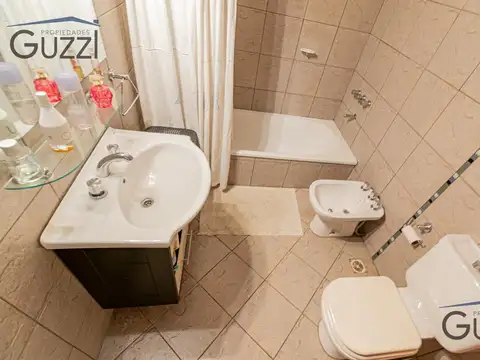 Venta excelente casa multifamiliar en Villa Adelina