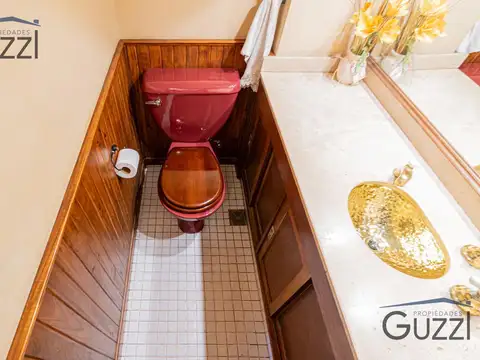 Casa en Venta con 2 cocheras