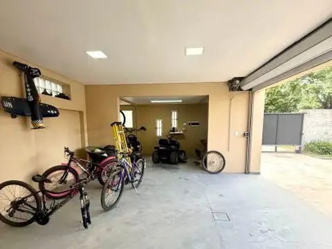 Venta Casa La Lonja Pilar 5 ambientes con pileta
