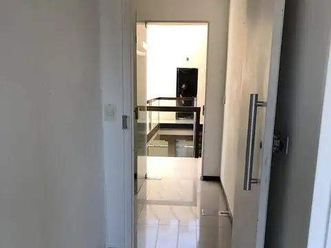 MGA. Venta con renta .Oficina de 80 m2 en Riviera Park,Av Agustin Garcia