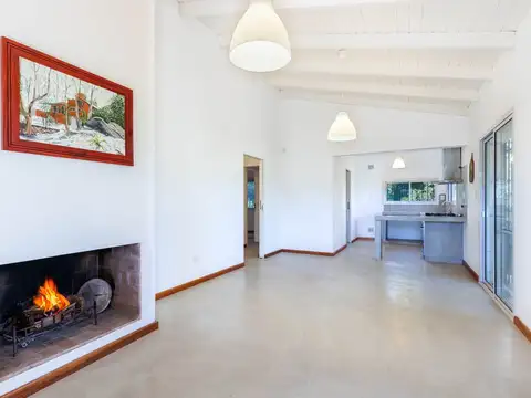 Casa 4 ambientes con 1 baño