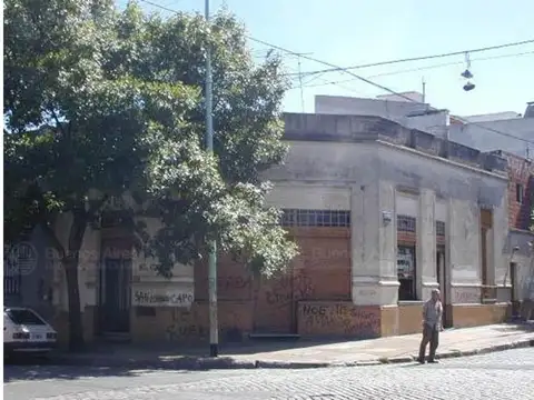 MEROLLA VENDE EXCELENTE TERRENO | SANTANDER 485 ESQ DOBLAS U