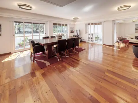 Venta Departamento 5 ambientes con dependencia y dos cocheras en Caballito