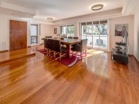 Venta Departamento 5 ambientes mas dependencia y dos cocheras en Caballito