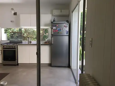 Casa 5 ambientes con 1 baño