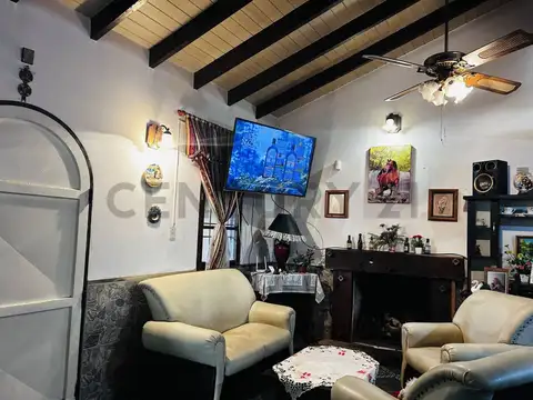 Casa 5 ambientes con 2 baños