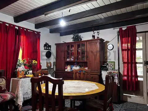 Casa en Venta con 2 cocheras
