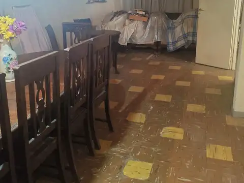 Casa en Venta con 3 cocheras