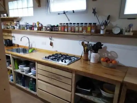 Casa 4 ambientes con 2 baños