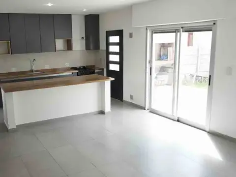Casa en Venta en Villa Elisa, USD 109.000