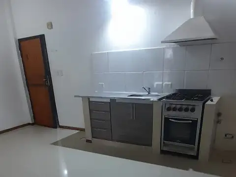 MODERNO 3 AMBIENTES CON BALCON! SOBRE RUTA 205