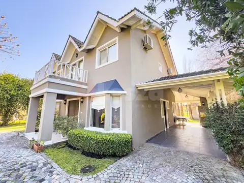 Casa en  Country "El Paraíso"