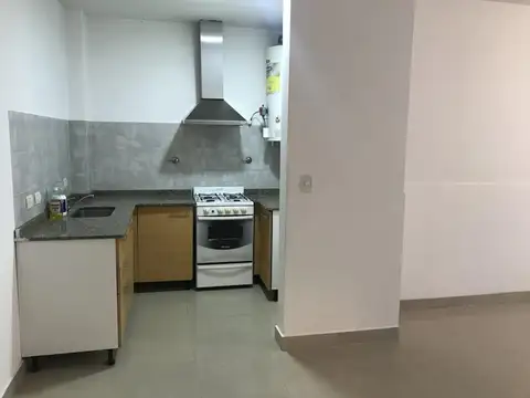 Italiani 300, Piso pb