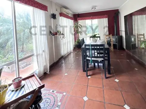 Casa 7 ambientes con 4 baños