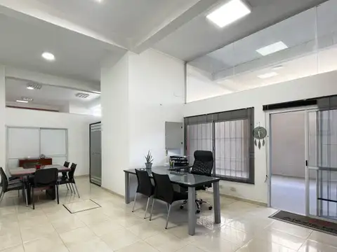 Venta | Importante Inmueble :Oficinas, Residencia y Proyecto en Altura