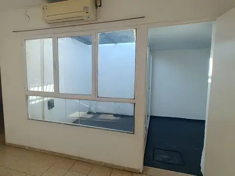 Casa 6 ambientes con 1 baño