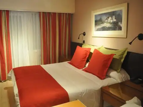 HOTEL 4 ESTRELLAS