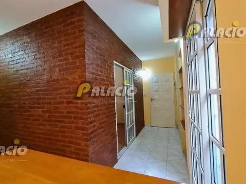Depto Tipo Casa 2 ambientes con 1 baño