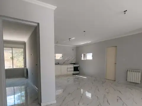 Casa 3 ambientes con 2 baños