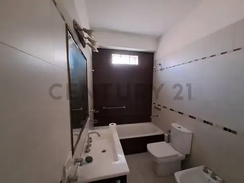 Venta Departamento Piso -4 Ambientes Paternal Patio Balcón REBAJADO