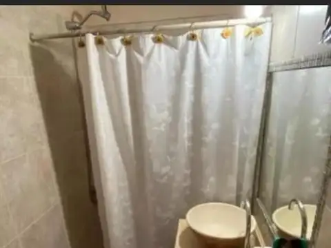 VENTA DE CASA + DEPARTAMENTO + GALPÓN Y COCHERAS