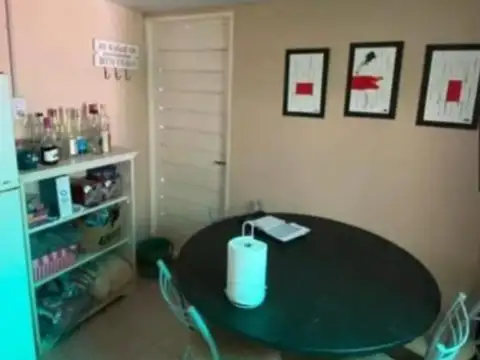 Casa 7 ambientes con 2 baños