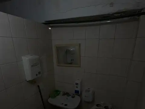 PH EN ALQUILER PRIMER PISO POR ESCALERA SIN EXPENSAS ZONA COMERCIAL EXCELENTE UBICACION