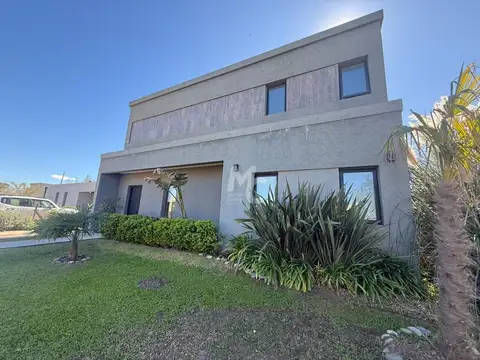 Casa en venta en Santa Elisa