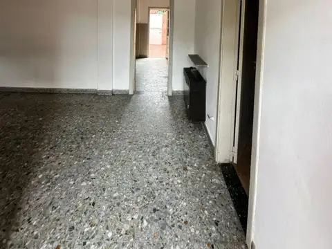 Casa en Alquiler en Gregorio De Laferrere, $ 600.000