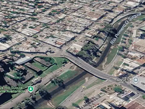 SE VENDEN DOS GALPONES EN BV CASTRO BARROS