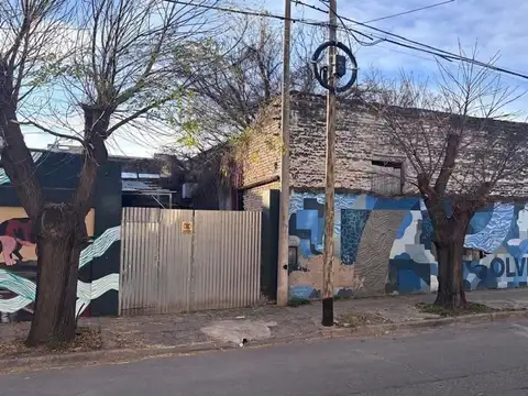 SE VENDEN DOS GALPONES EN BV CASTRO BARROS