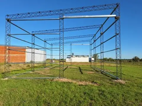 VENDO LOTE CON ESTRUCTURA PARA TINGLADO EN VILLA ELISA