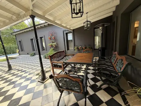 Casa 4 ambientes con 3 baños