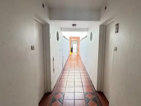 Departamento de pasillo al frente