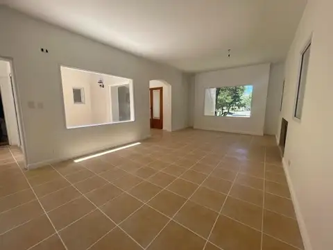 Casa en Venta con 6 cocheras