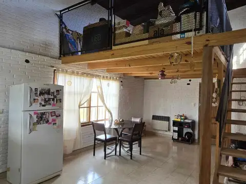 VENTA DE CASA CON LOTE GRANDE EN GOWLAND