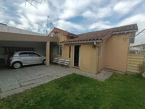 VENTA- CASA DE 3AMB  MERLO CENTRO (4 cuadras de la estación)
