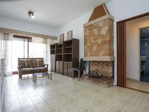 PH  DE TRES AMBIENTES CON COCHERA, TERRAZA   