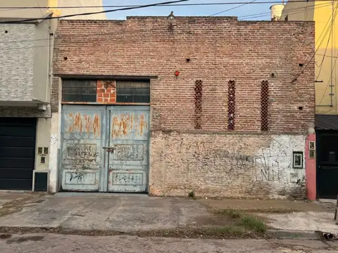 VENTA LOTE PASANTE CON GALPÓN SAN MARTIN