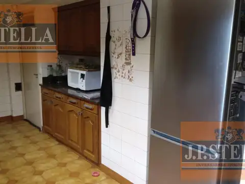 Excelente Chalet 5 Ambientes 310 m² Cub. - S.Justo (Ctro)