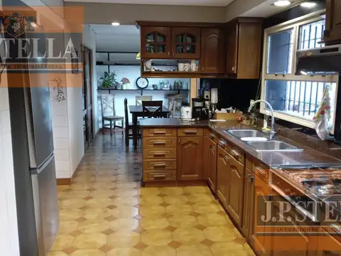 Casa en Venta con 1 cochera