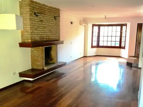 Casa 5 ambientes con 5 baños