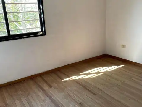 Departamento en Venta en Los Hornos, USD 65.000