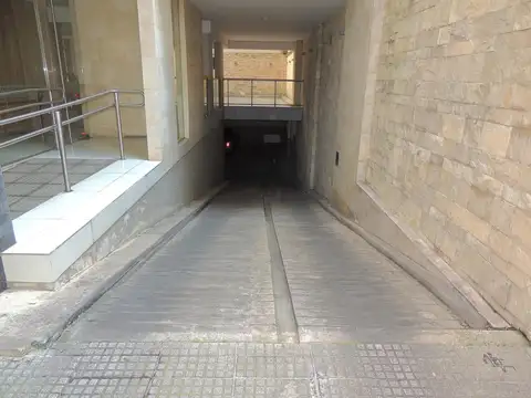 COCHERAS FIJAS EN VENTA PORTON AUTOMATICO, BELGRANO. E-FURIO.