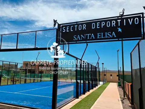 Casa en venta de 5 ambientes, pileta y fondo a verde. Barrio Santa Elisa. Pilar 100