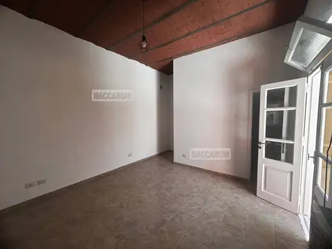Depto Tipo Casa en Alquiler en Liniers, $ 750.000