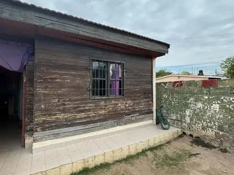 Casa 5 ambientes con 2 baños
