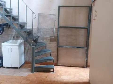 Castro 1500, Piso Pb