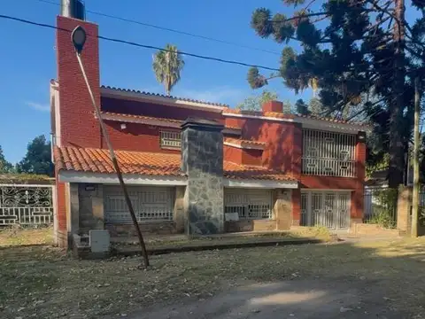 VENTA CASA FUNES 5 DORMITORIOS CON PILETA